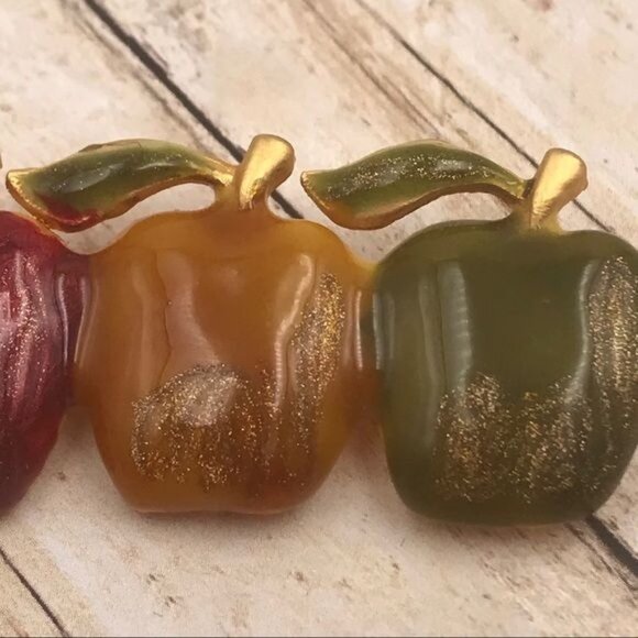 Tanya Creations Three Apples Brooch Pin Enameled Signed ©TC Teacher Gift - Picture 3 of 5